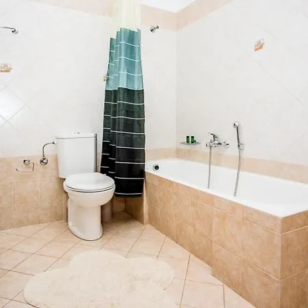 Nefeli ترابيزاكي